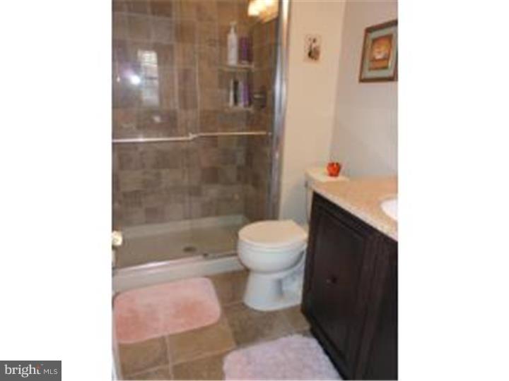 102 Chase Road, Unit 101 Wayne, PA 19087 - Photo 9 of 12 Bathroom