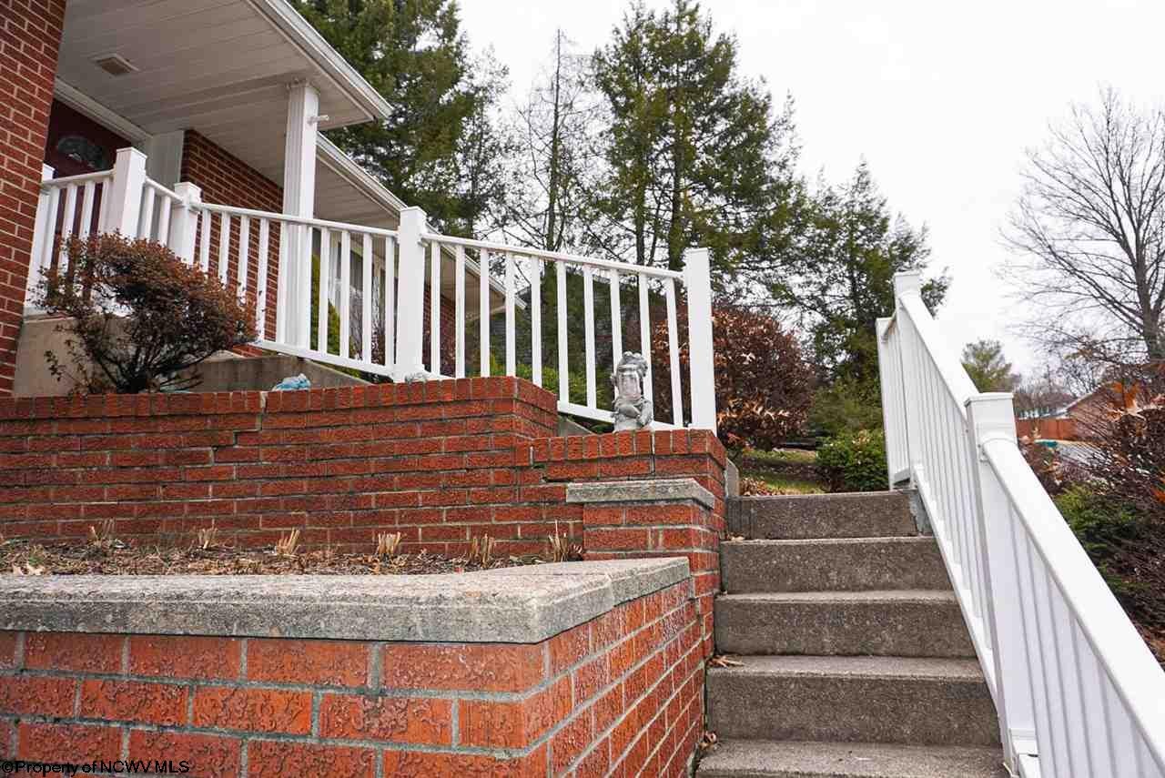 137 Ridgeway Drive Bridgeport, WV 26330 - Photo 3 of 28 Gallery Image 3