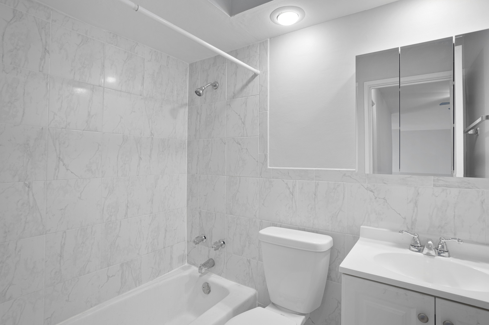 6758 North Sheridan Road, Unit 346 Chicago, IL 60626 - Photo 11 of 14