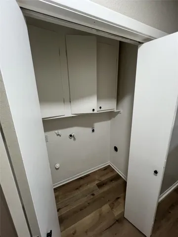 a view of utility room