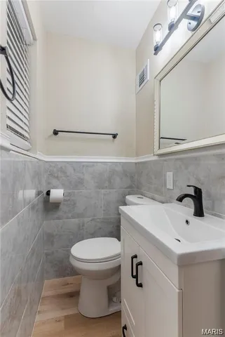 $2,750 | 5100 Kingwood Drive, St. Louis, MO 63119