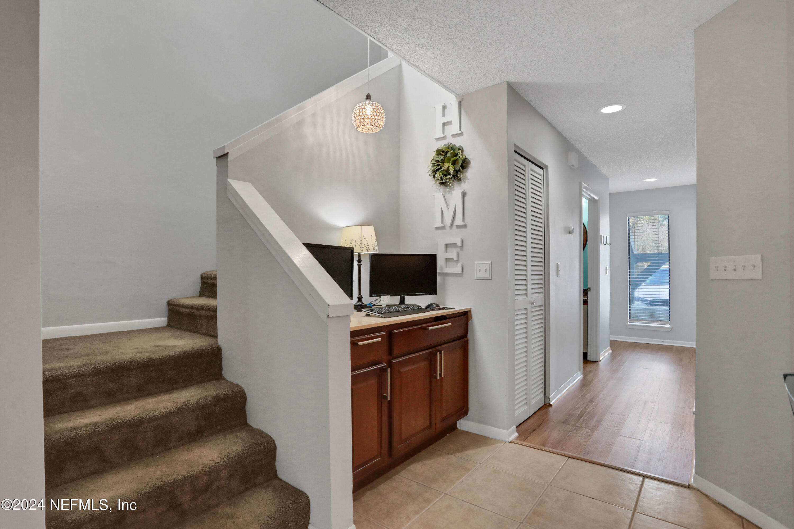 9360 Craven Road, Unit 1306 Jacksonville, FL 32257 - Photo 3 of 26 Foyer
