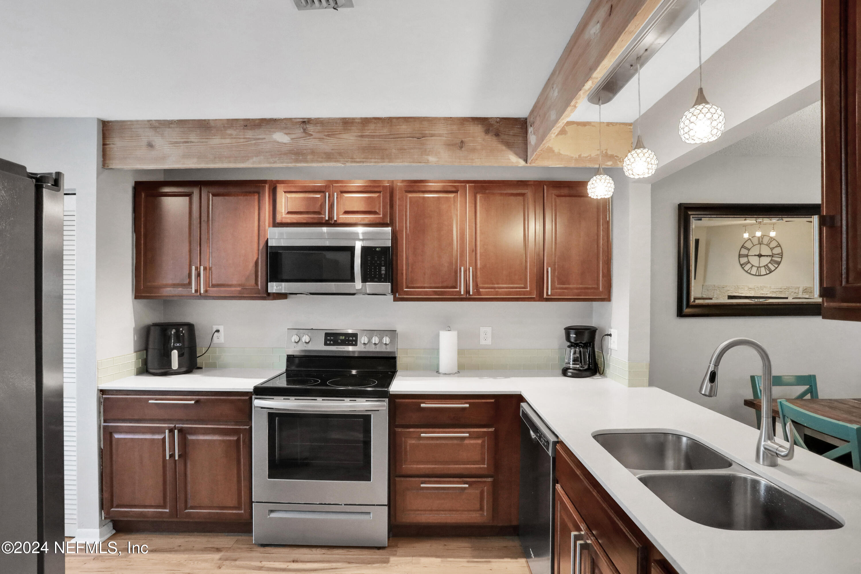 9360 Craven Road, Unit 1306 Jacksonville, FL 32257 - Photo 4 of 26 Kitchen