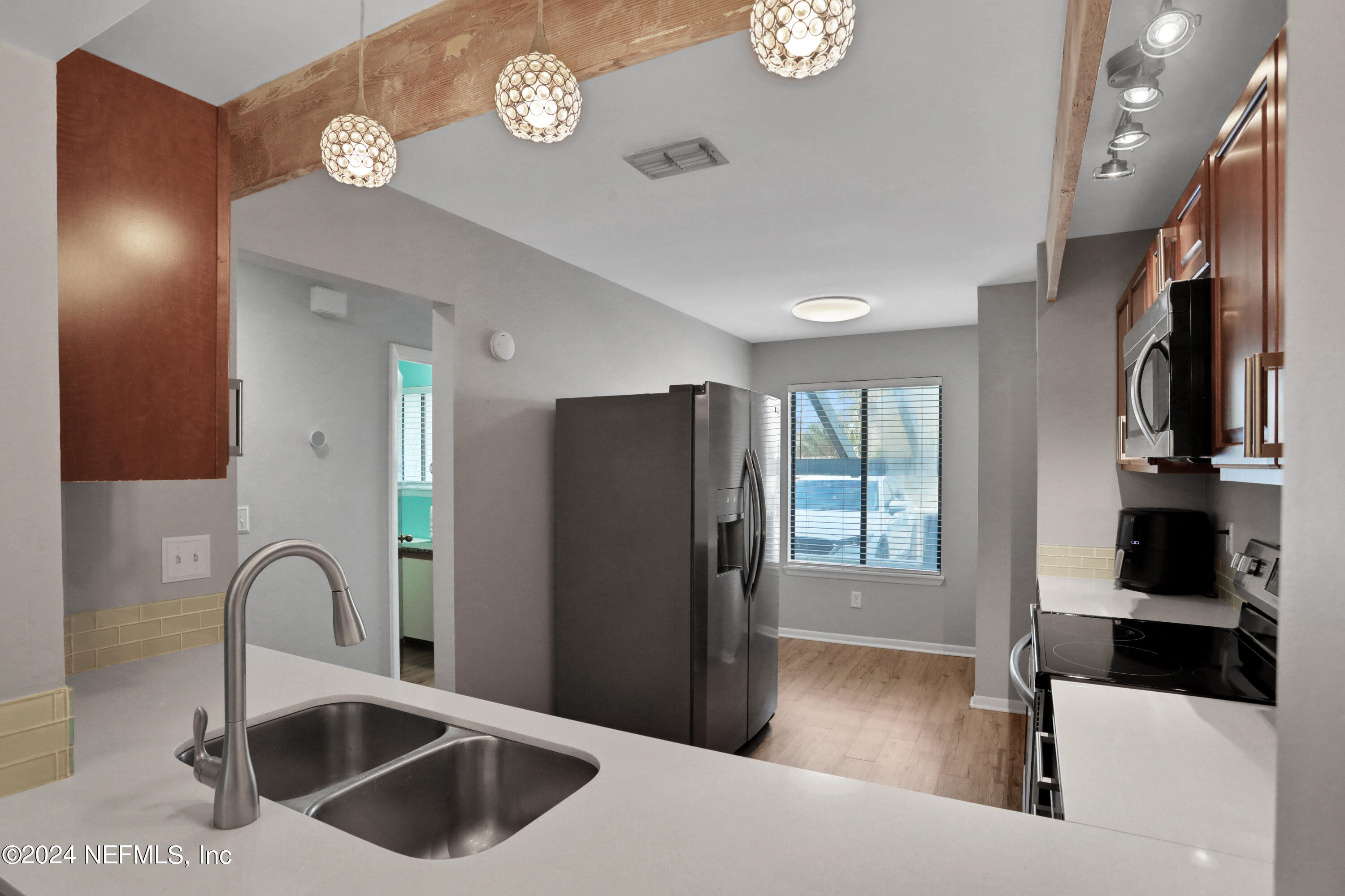 9360 Craven Road, Unit 1306 Jacksonville, FL 32257 - Photo 8 of 26 Kitchen