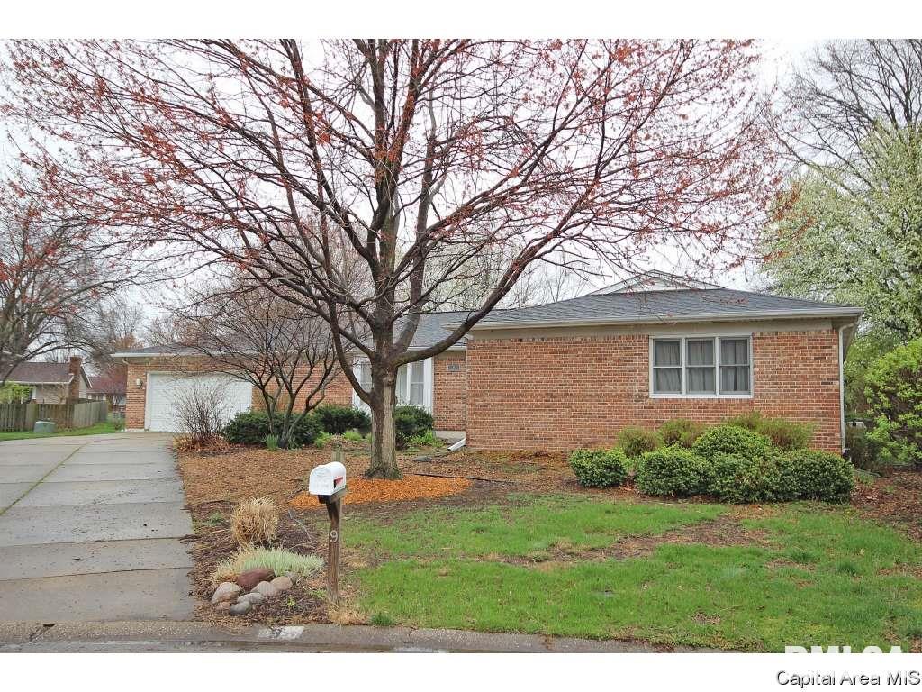 9 Delano Lane Springfield, IL 62703 - Photo 1 of 36