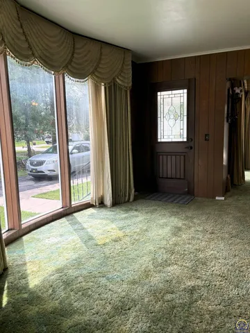 $189,900 | 214 West 5th Street, Lebo, KS 66856