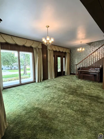 $189,900 | 214 West 5th Street, Lebo, KS 66856