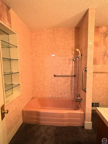 $189,900 | 214 West 5th Street, Lebo, KS 66856