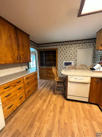 $189,900 | 214 West 5th Street, Lebo, KS 66856