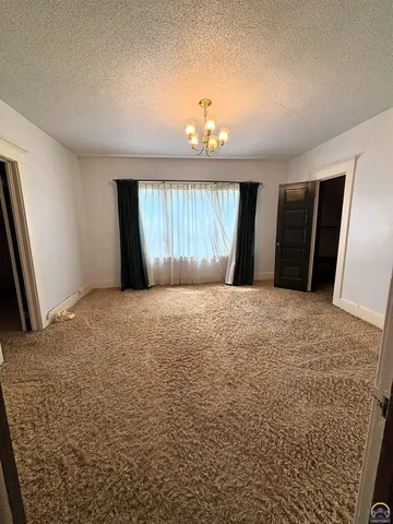 $189,900 | 214 West 5th Street, Lebo, KS 66856