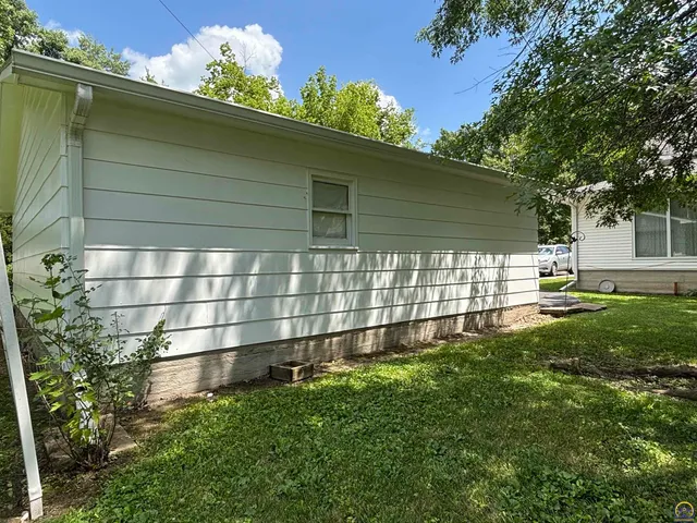 $189,900 | 214 West 5th Street, Lebo, KS 66856