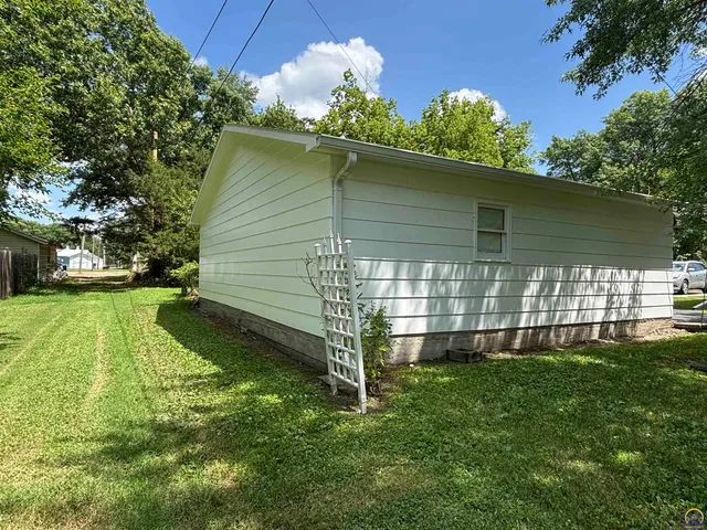 $189,900 | 214 West 5th Street, Lebo, KS 66856
