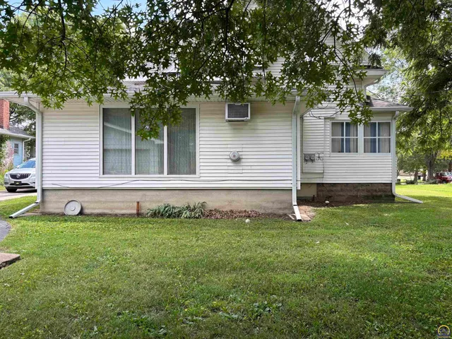 $189,900 | 214 West 5th Street, Lebo, KS 66856