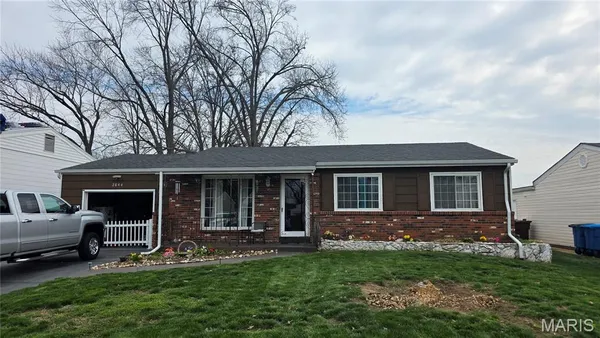 $245,000 | 2844 Sugar Tree Lane, Maryland Heights, MO 63043