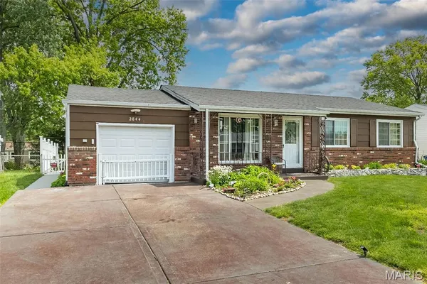 $245,000 | 2844 Sugar Tree Lane, Maryland Heights, MO 63043
