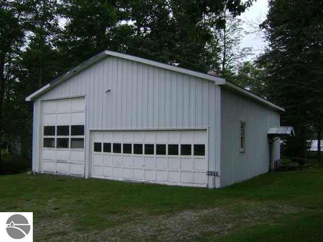 4427 East County Line Road Hale, MI 48739 - Photo 4 of 13 1756378-3.JPG