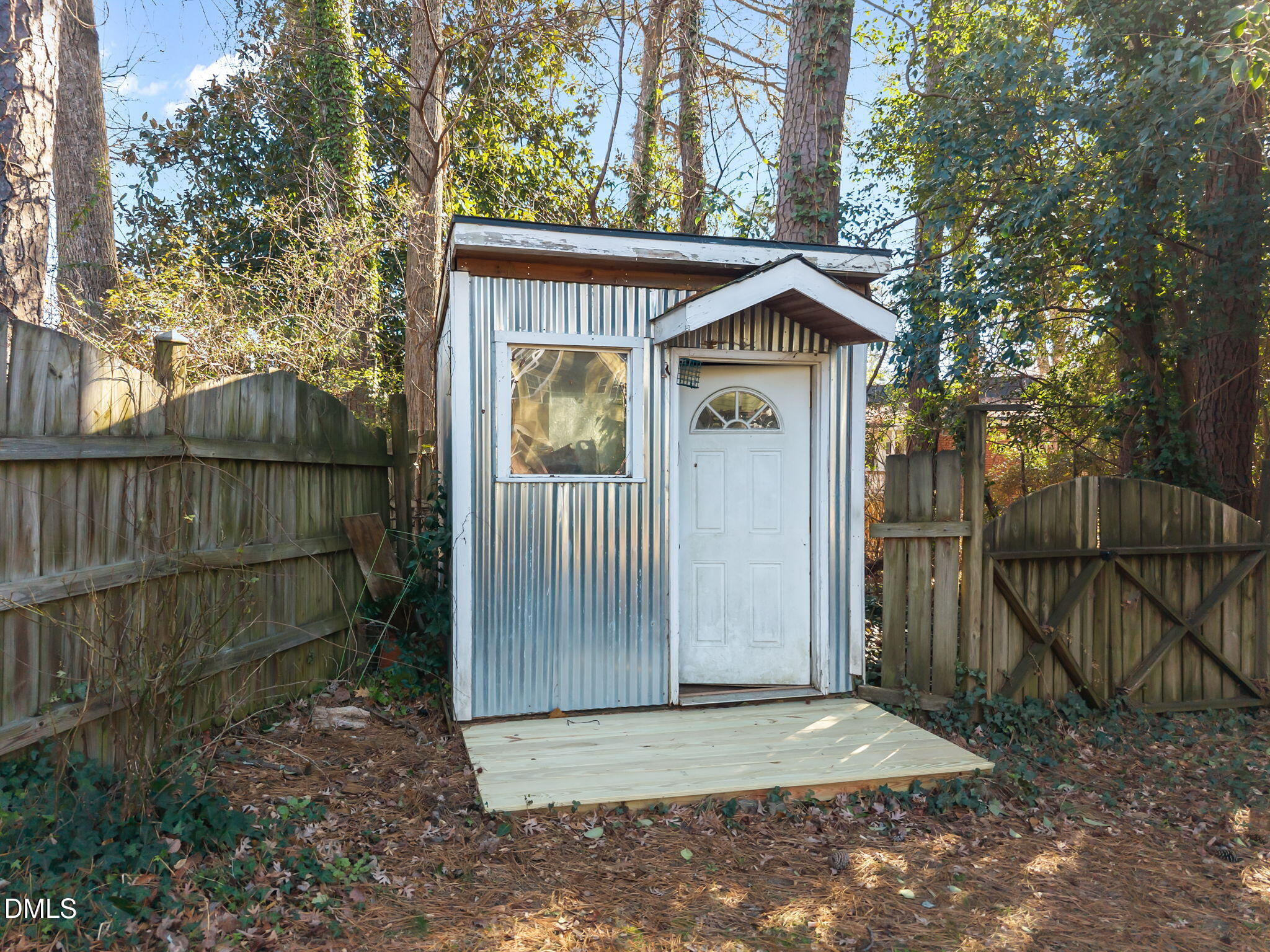 415 Carolina Avenue Raleigh, NC 27606 - Photo 19 of 58 a view of outdoor space and yard