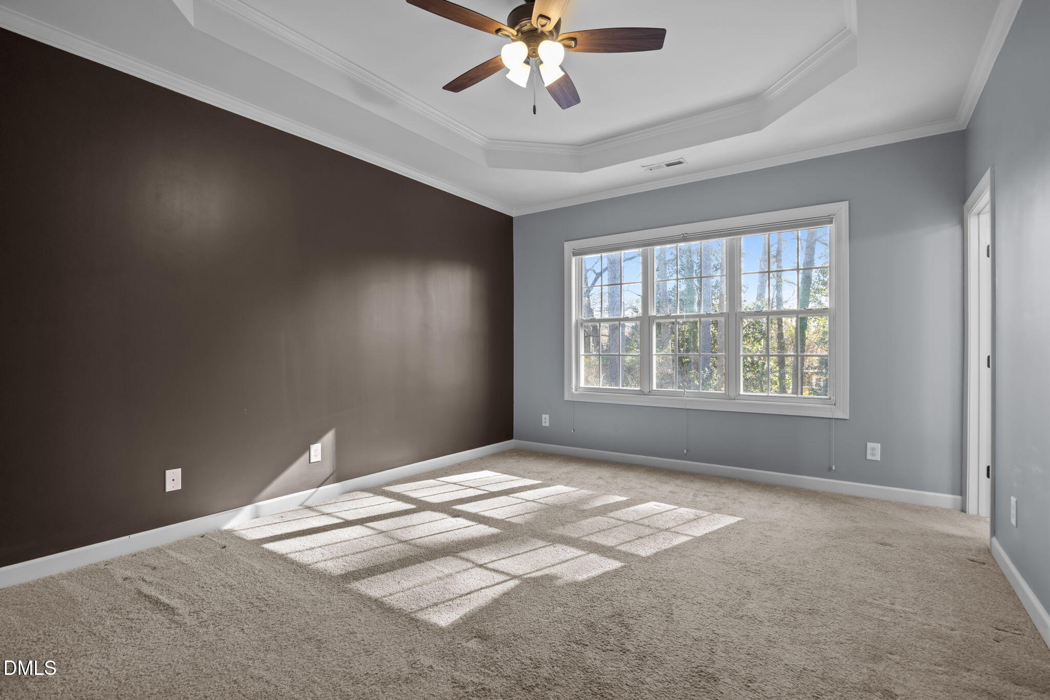 415 Carolina Avenue Raleigh, NC 27606 - Photo 29 of 58 a view of an empty room with a window