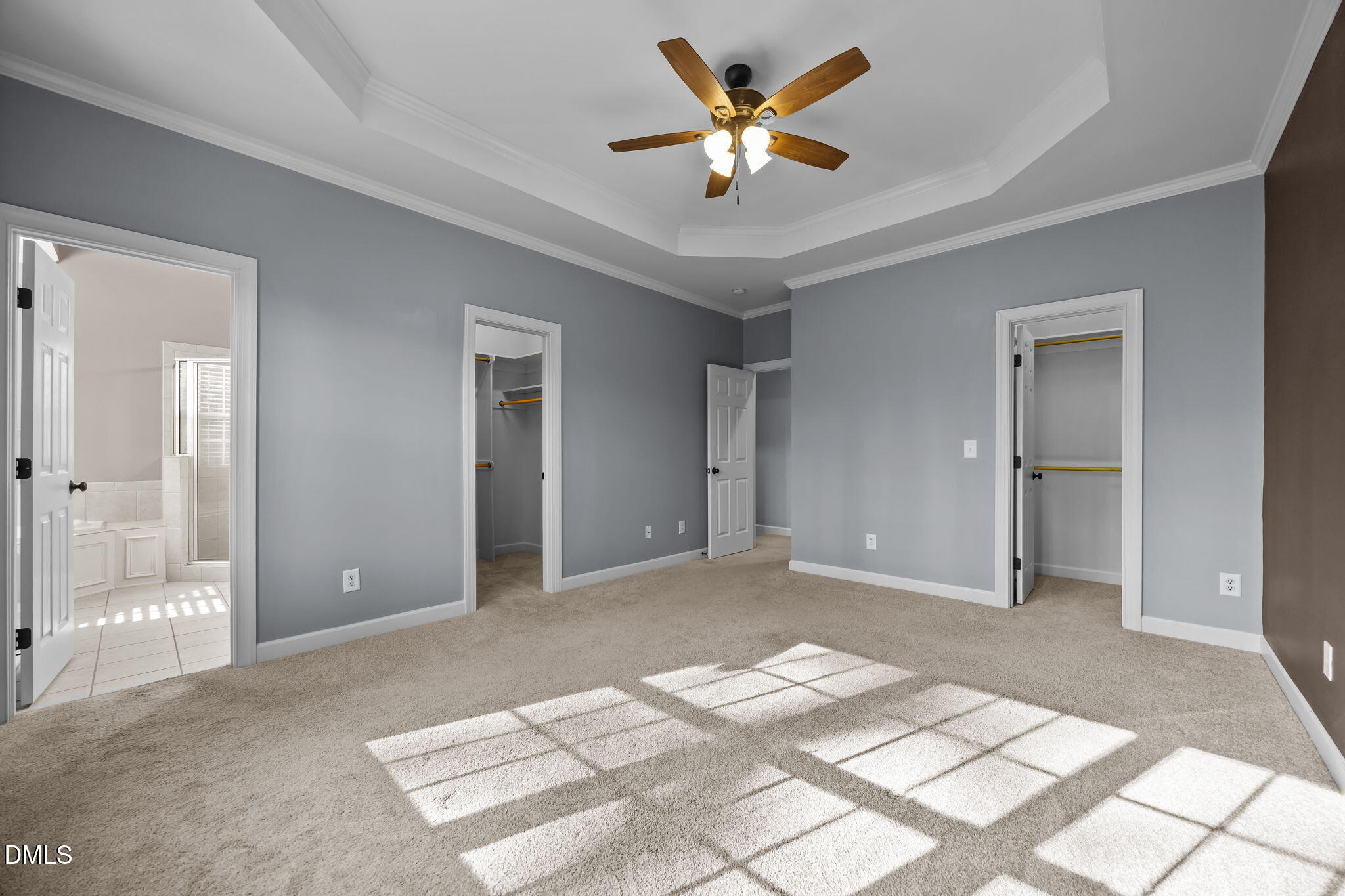 415 Carolina Avenue Raleigh, NC 27606 - Photo 30 of 58 a view of a hallway with a bathroom