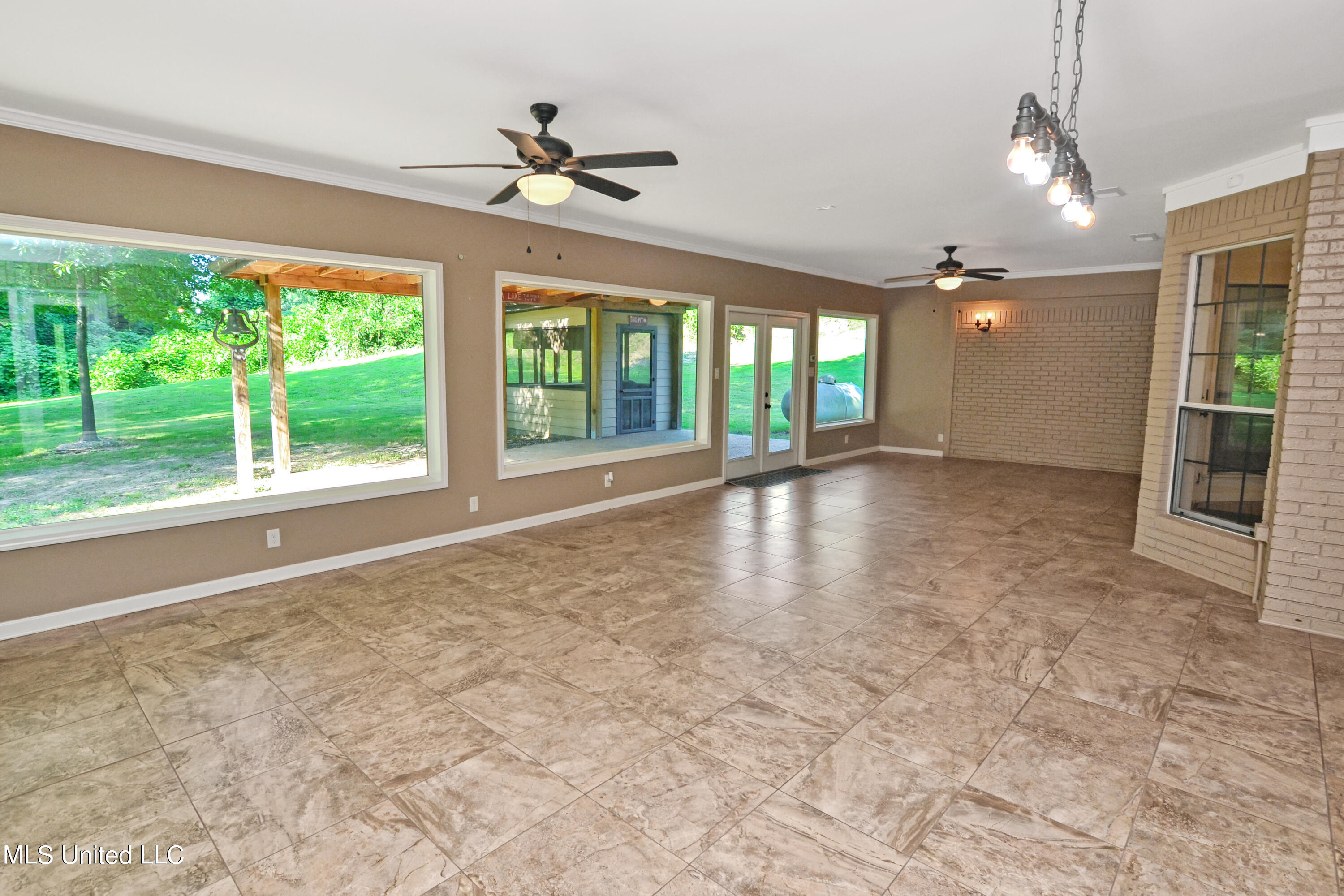 9025 Arkabutla Road Coldwater, MS 38618 - Photo 26 of 53 18x36 Sunroom