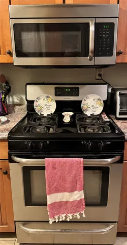 $560,000 | 2914 Connecticut Avenue, Medford, NY 11763