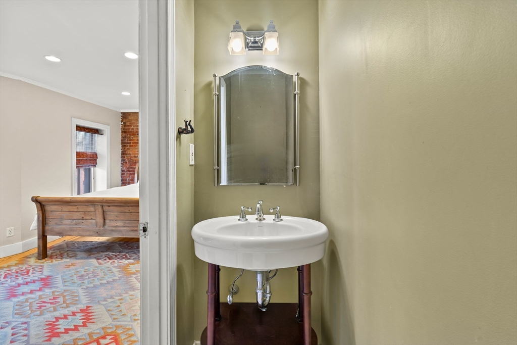 520 Shawmut Avenue, Unit 4 Boston, MA 02118 - Photo 25 of 31