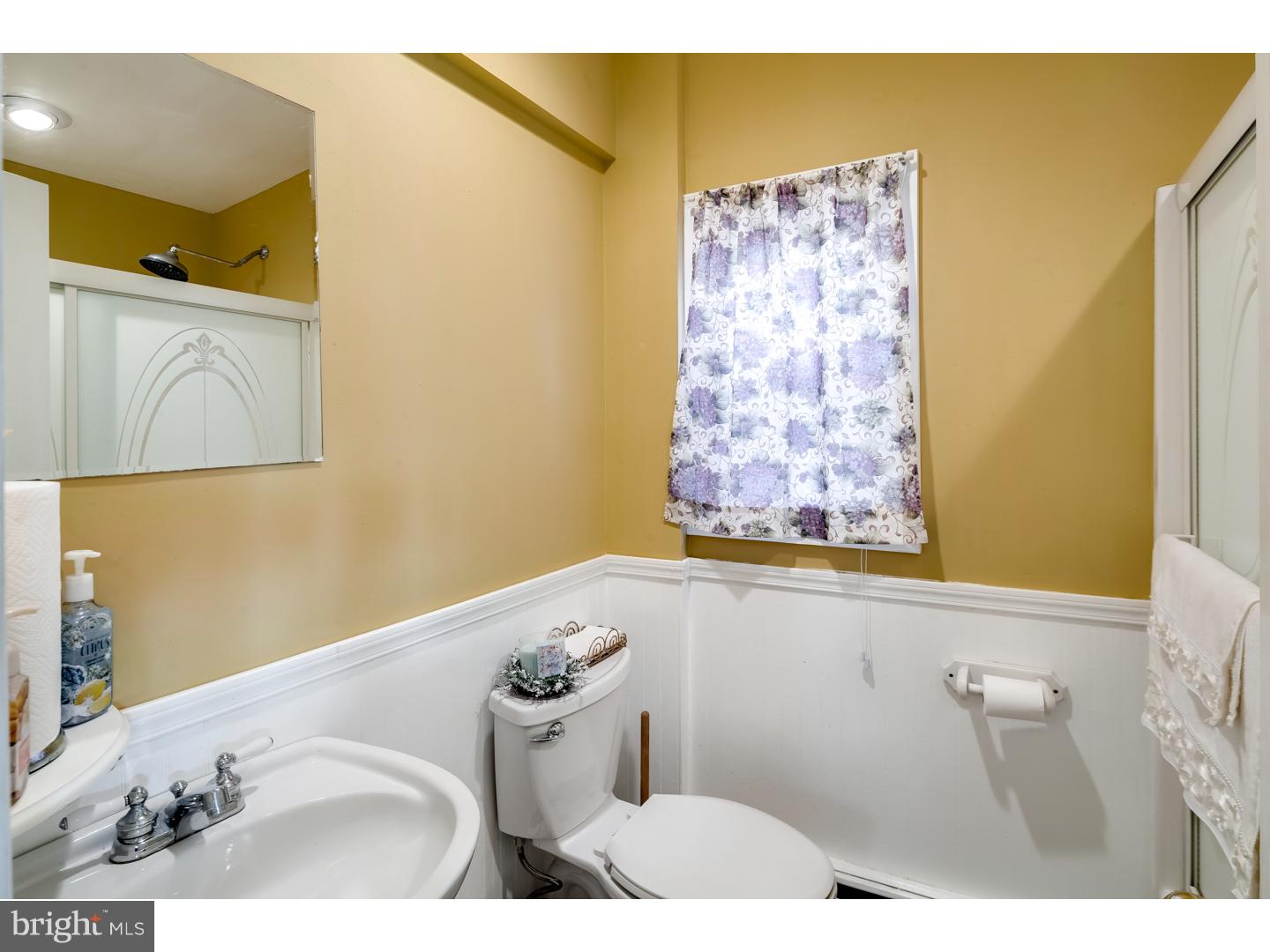 1508 Prospect Ridge Boulevard Haddon Heights, NJ 08035 - Photo 15 of 22 Bathroom
