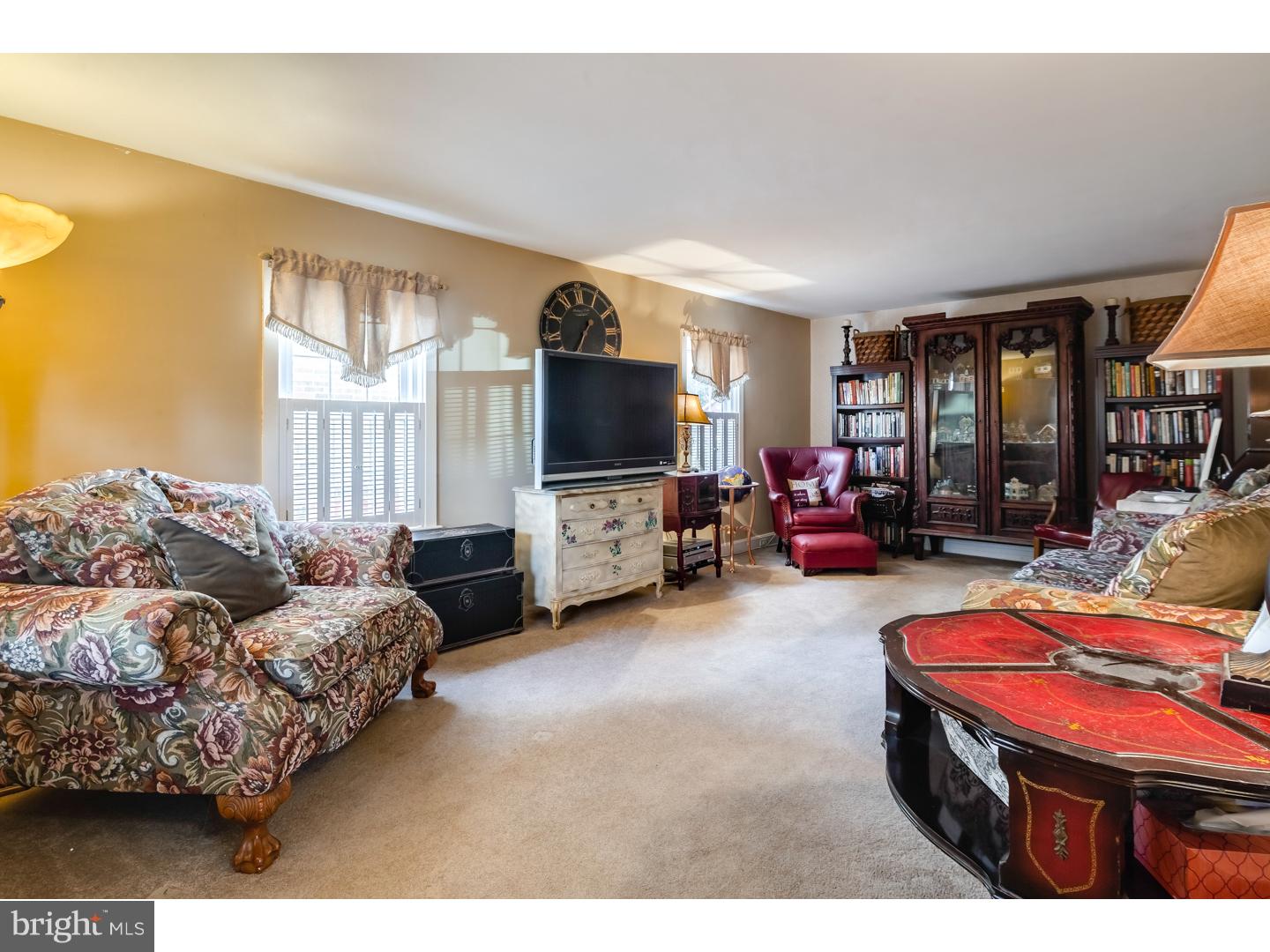 1508 Prospect Ridge Boulevard Haddon Heights, NJ 08035 - Photo 4 of 22 Living Room