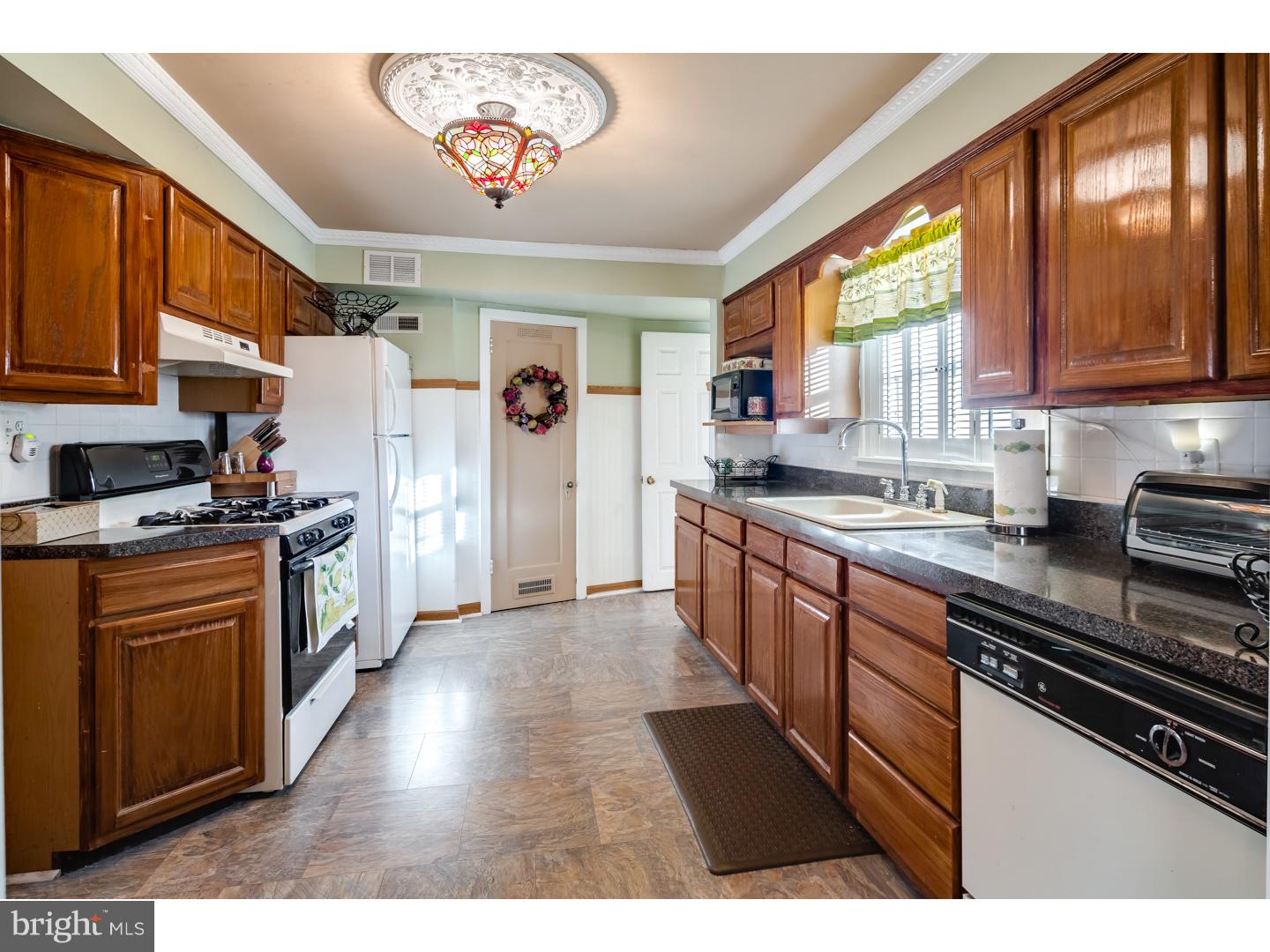 1508 Prospect Ridge Boulevard Haddon Heights, NJ 08035 - Photo 8 of 22 Kitchen