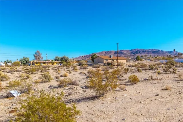 a view of a sky view