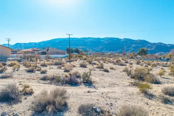 a view of a sky view