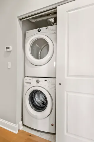 $4,470 | 833 Laurel Avenue, Unit 302, Highland Park, IL 60035