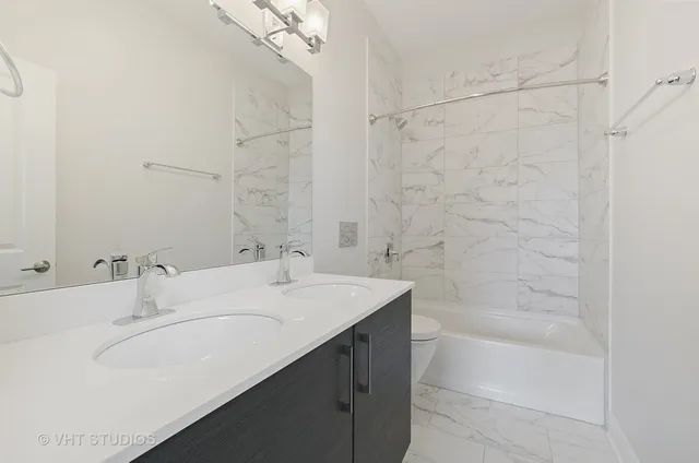 $4,470 | 833 Laurel Avenue, Unit 302, Highland Park, IL 60035