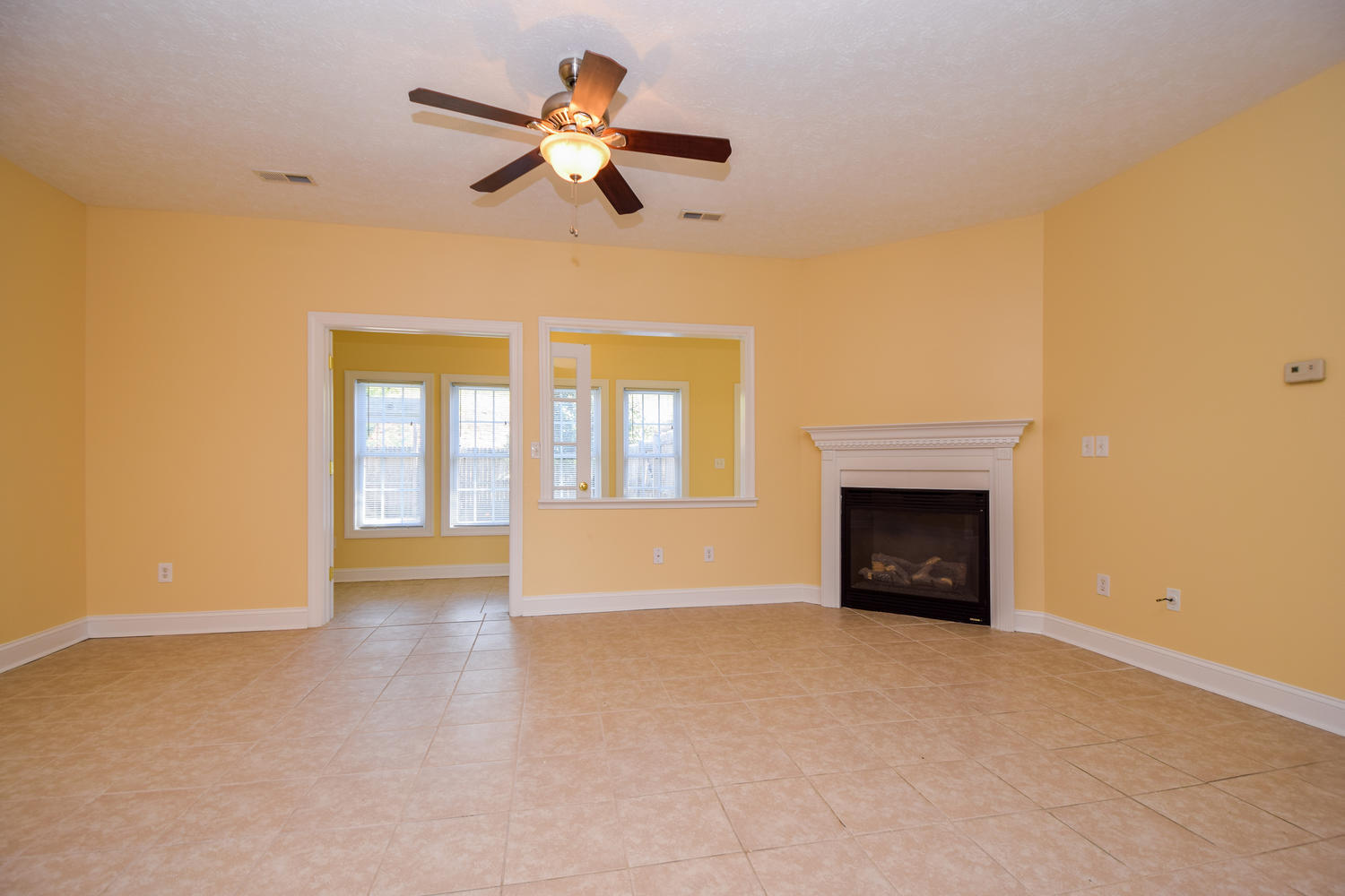 1131 Mountain View Road Vinton, VA 24179 - Photo 5 of 29 1131 Mountain View Rd Vinton-large-005-3