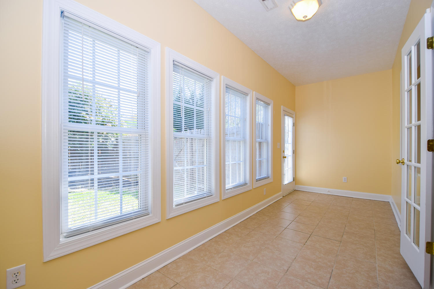 1131 Mountain View Road Vinton, VA 24179 - Photo 8 of 29 1131 Mountain View Rd Vinton-large-008-8