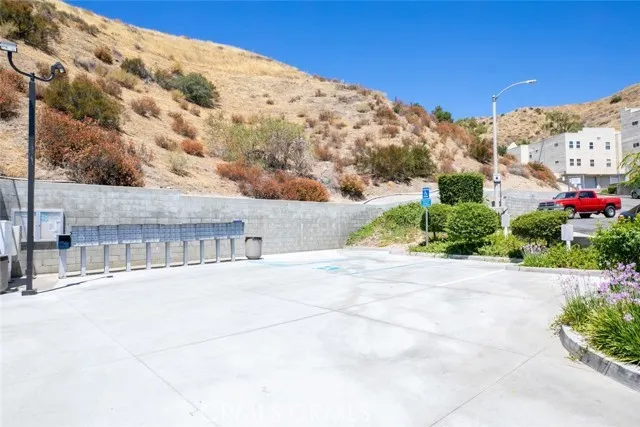 $2,800 | 18209 Sierra Highway, Unit 30, Canyon Country, CA 91351