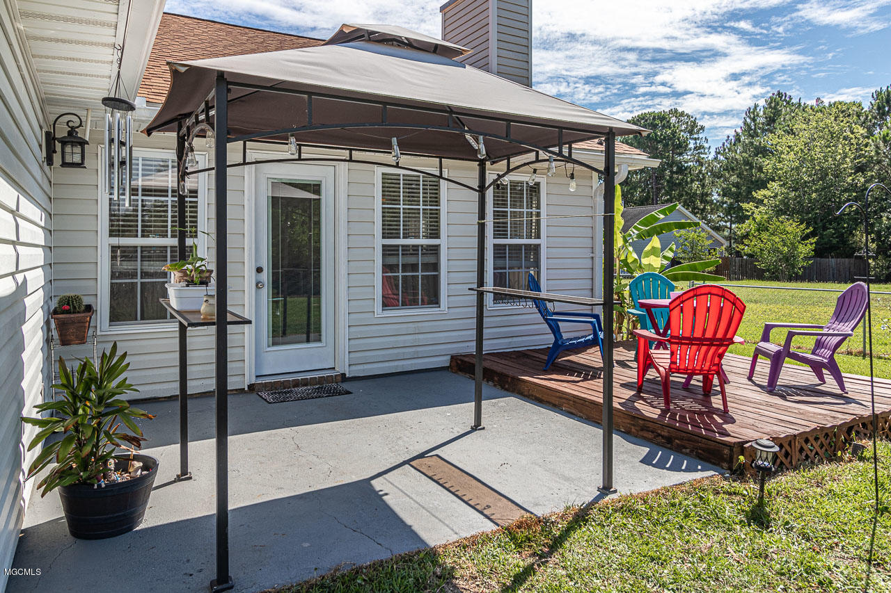 10151 Ridgewood Lane Biloxi, MS 39532 - Photo 25 of 34 Outside 1.12