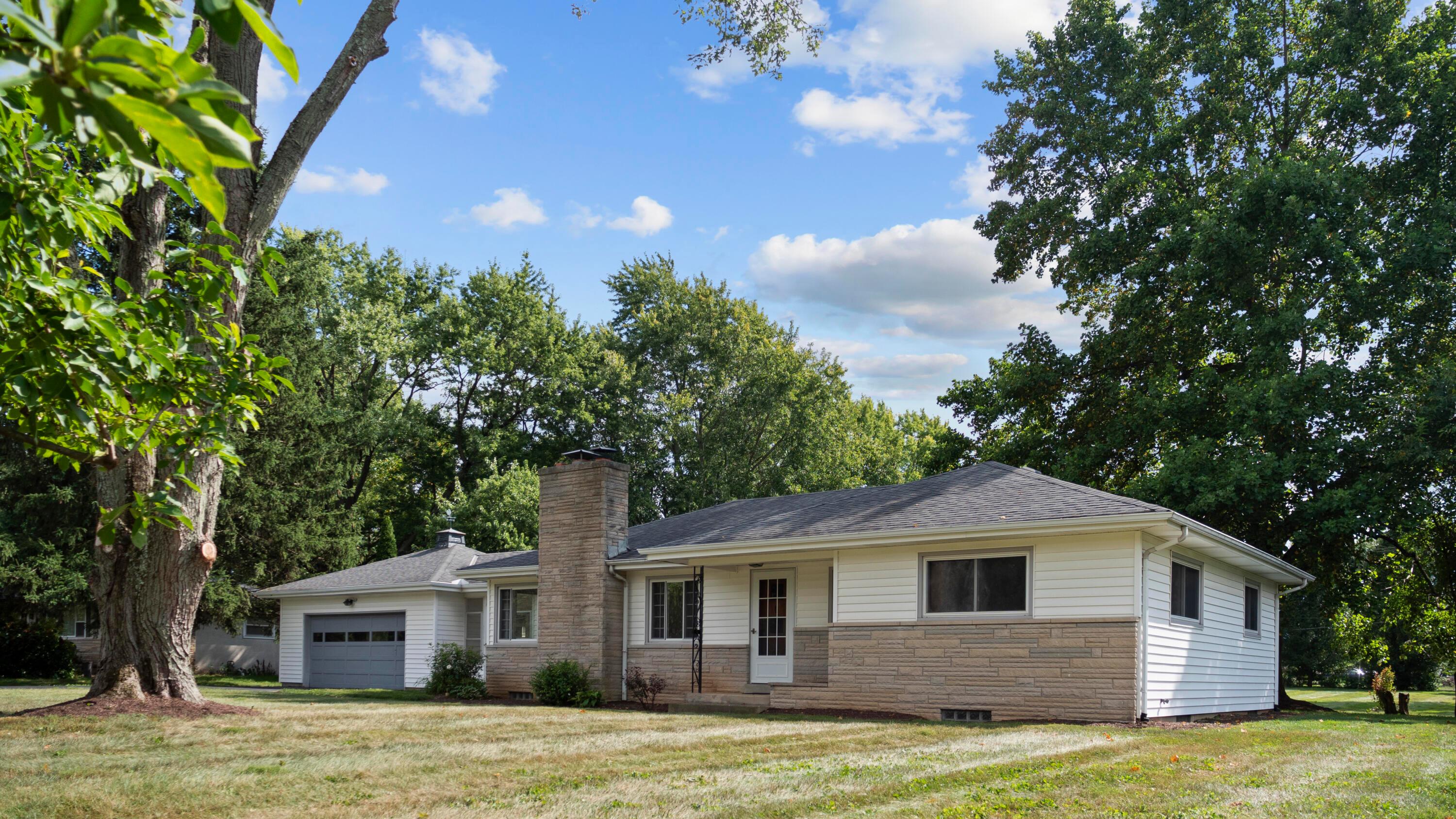 4647 Wingate Road Columbus, OH 43232 - Photo 3 of 36 Wingate 03 copy