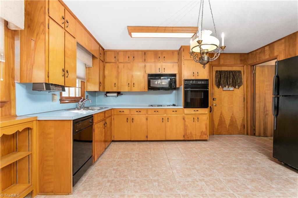 202 Skeet Club Road High Point, NC 27265 - Photo 22 of 48 Gallery Image 22