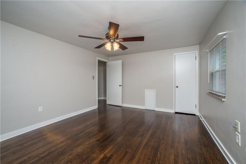 5668 Library Road Bethel Park, PA 15102 - Photo 14 of 25 Gallery Image 14