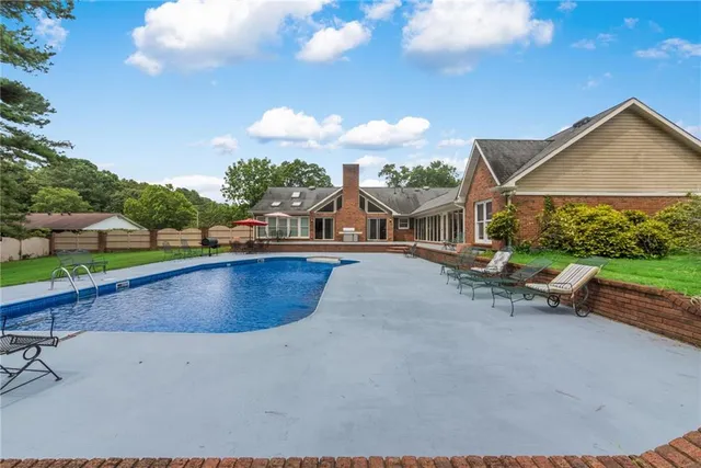 $5,800 | 1061 Highway 92, Fayetteville, GA 30214