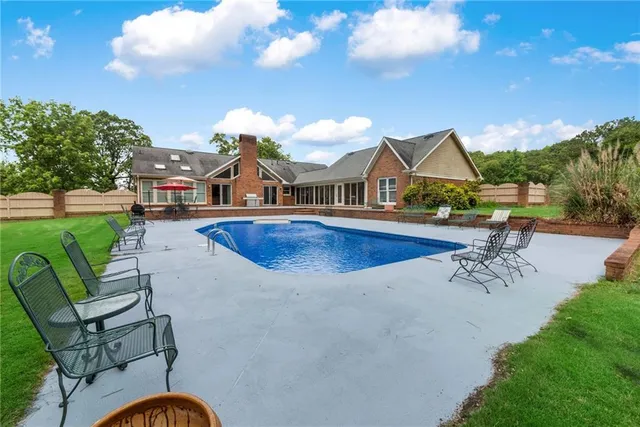 $5,800 | 1061 Highway 92, Fayetteville, GA 30214