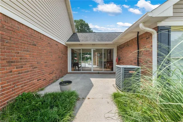 $5,800 | 1061 Highway 92, Fayetteville, GA 30214