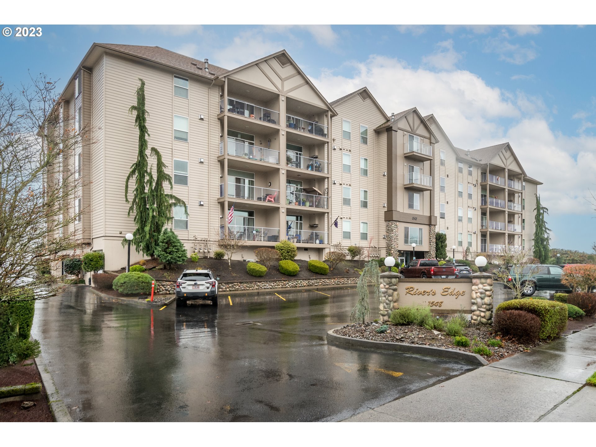 1548 River Road, Unit 203 Longview, WA 98632 - Photo 1 of 29 Gallery Image 1