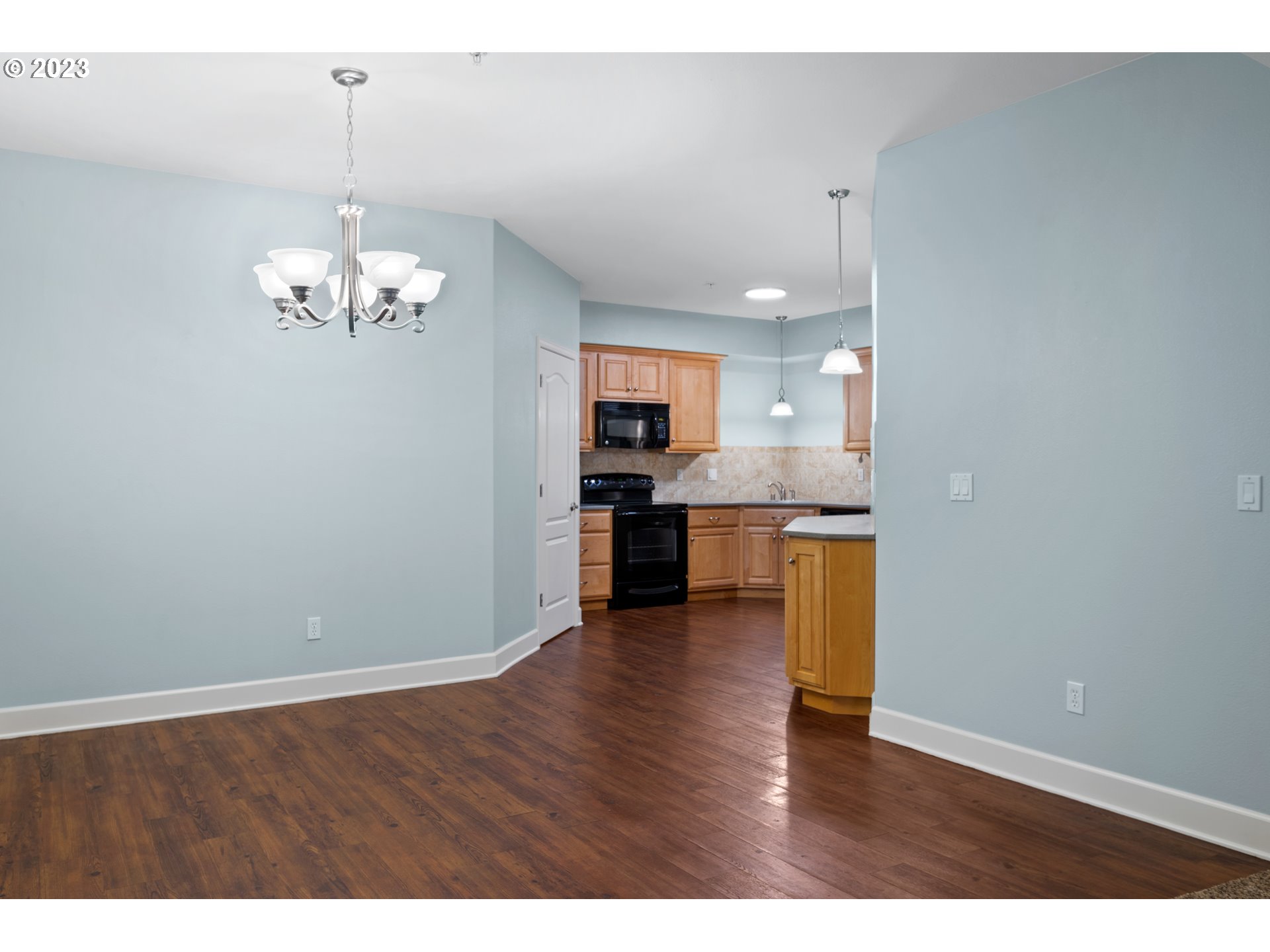1548 River Road, Unit 203 Longview, WA 98632 - Photo 6 of 29 Gallery Image 6