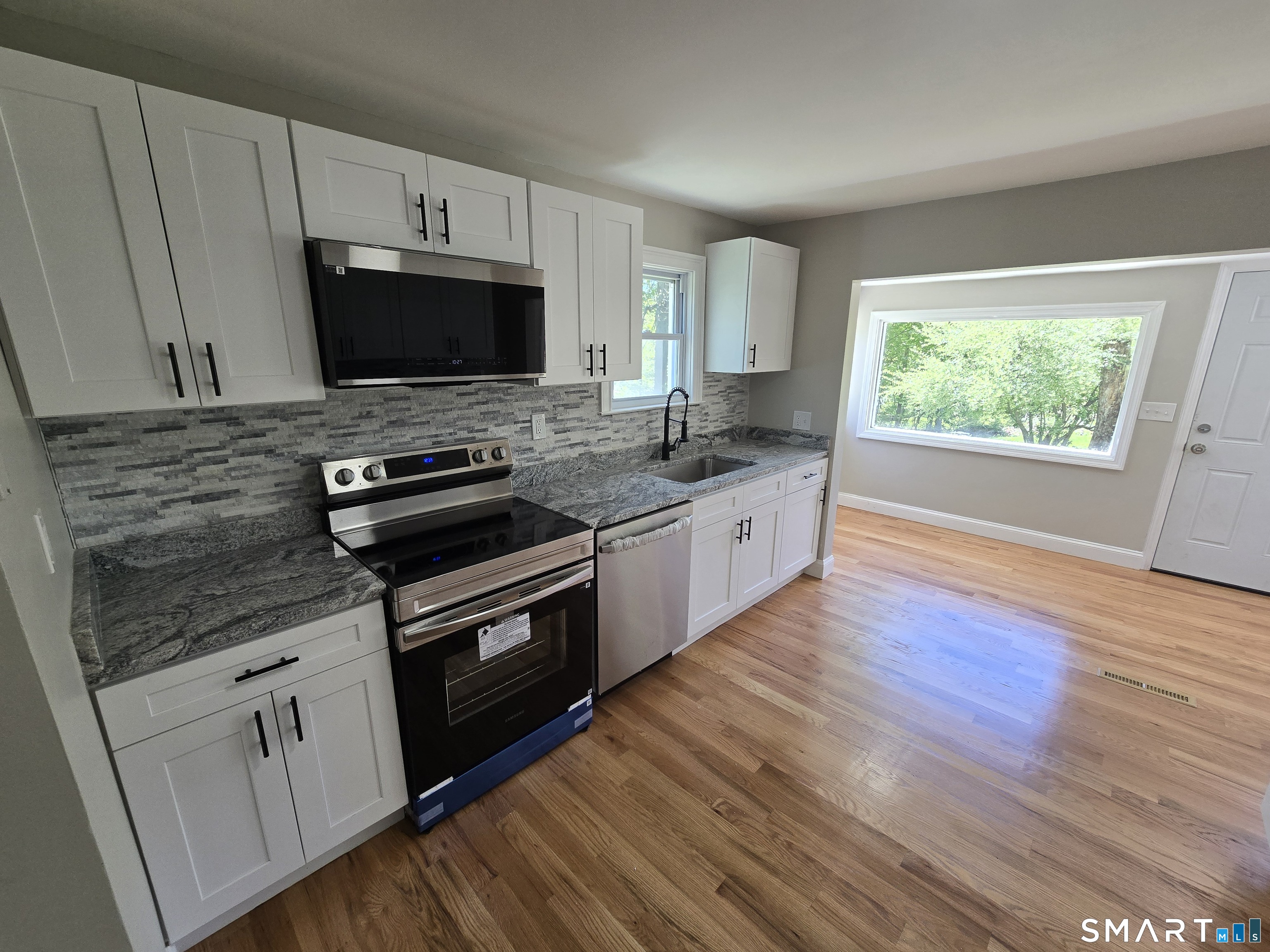 206 Cook Lane Beacon Falls, CT 06403 - Photo 2 of 29