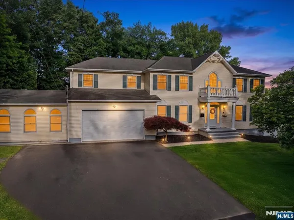 $1,680,000 | 207 Herbert Avenue, Closter, NJ 07624
