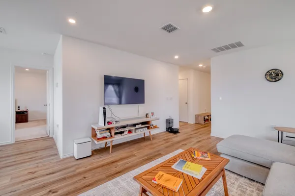 $2,350 | 2700 Schwartz Lane, Pflugerville, TX 78660