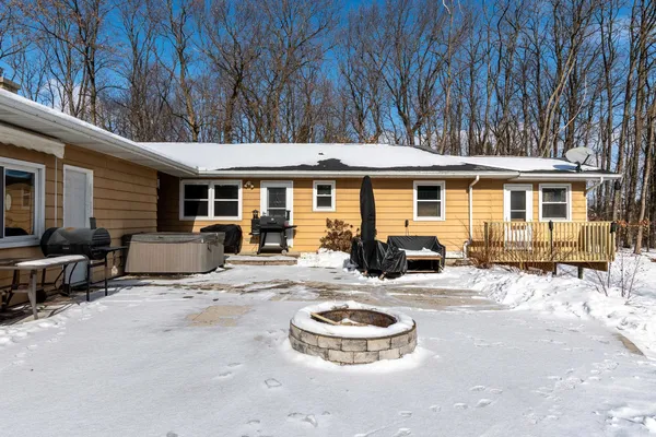 $399,900 | N6646 Fawn Circle, Pardeeville, WI 53954