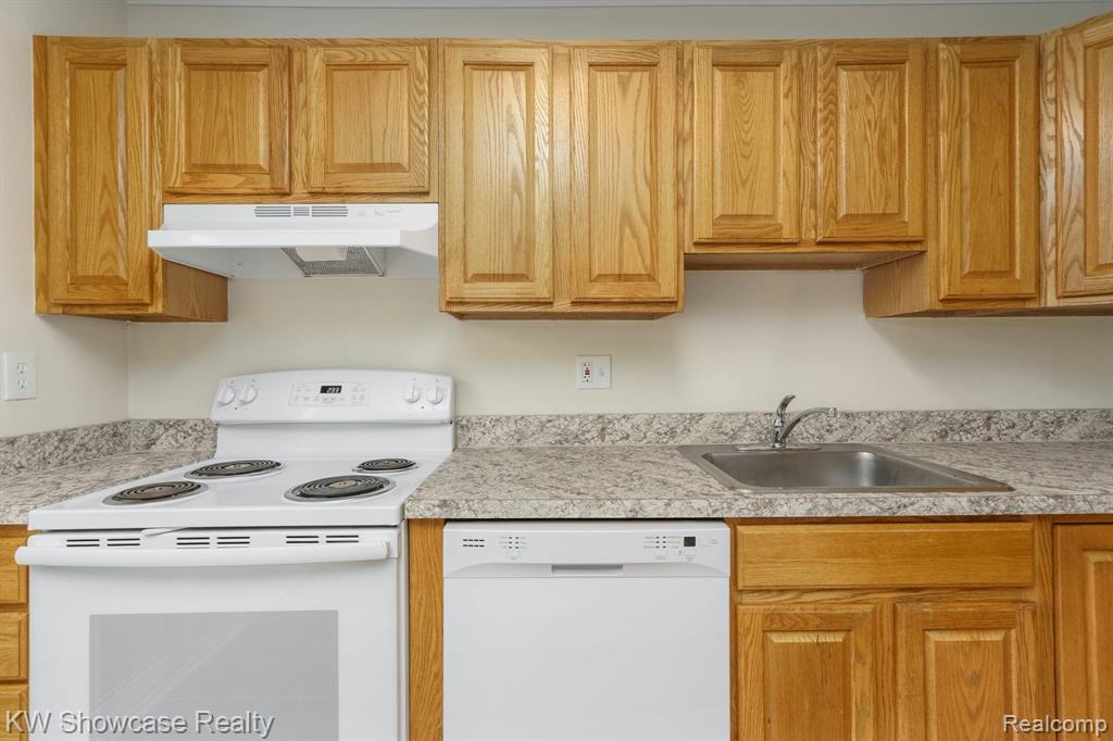 1141 Marquette Court Rochester Hills, MI 48307 - Photo 13 of 34